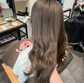 ロング カラー 生尾 虹水のヘアスタイル