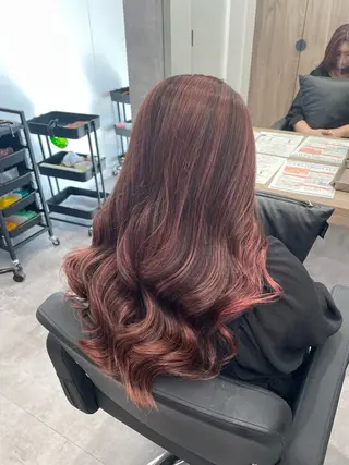 ロング カラー Nail &Beauty by UNO伊勢原所属・COCO .のヘアスタイル