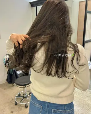 ロング カラー レア渋谷所属・オリーブベージュ きょうかのヘアスタイル