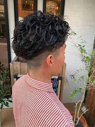 パーマ メンズ yoshi (高橋福博)のヘアスタイル