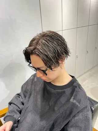 ショート カラー パーマ メンズ マエダ リョウのヘアスタイル