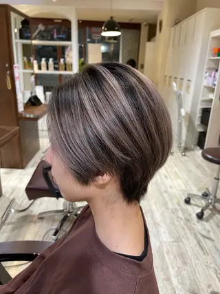 ショート カラー Che'ri所属・海外レイヤー/ レイヤーカット/和田のヘアスタイル