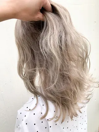 セミロング 🍀ケアブリーチ カラー🍀坂井のヘアスタイル