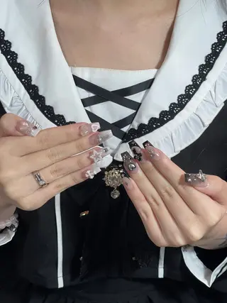 ネイル Dark Honey Kikiのネイルデザイン