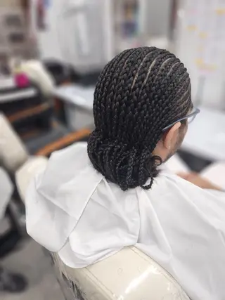  渡辺 マリのヘアスタイル