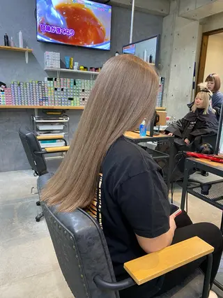 ロング カラー SUONO所属・ブリーチムラ修正 /ハイトーン/青砥大のヘアスタイル