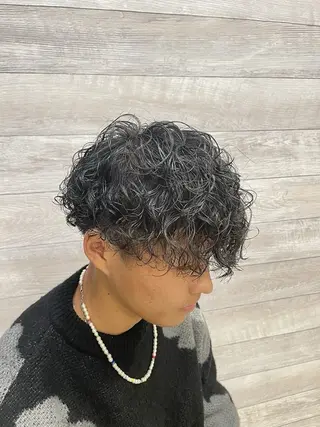 メンズ フェードパーマ 新倉幸之助のヘアスタイル