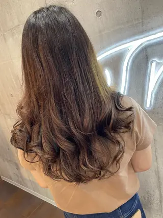 ロング パーマ ヘアアレンジ メンズ キッズ ネイル マツエク・マツパ アイブロウ スワイプするのちょっ と待った艶髪/透明感のヘアスタイル