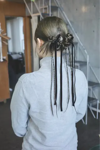 ロング モリモト サナのヘアスタイル