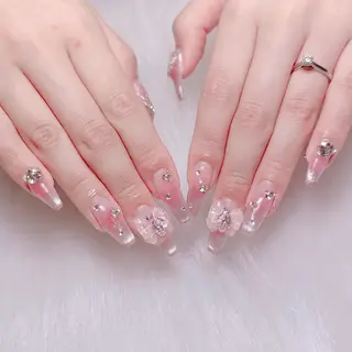 ネイル Mari 🎀六月移転のネイルデザイン