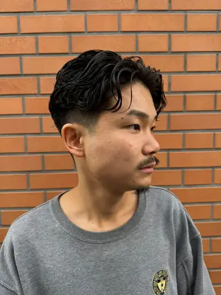 ショート パーマ メンズ スキンフェード/パー マ/須田陸斗のヘアスタイル