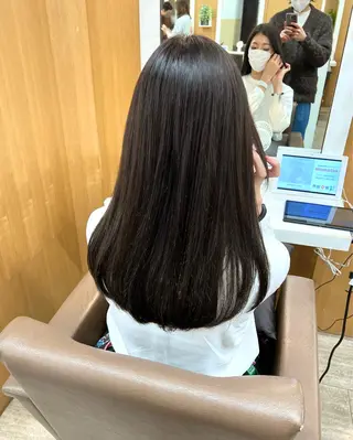 ロング カラー 透明感カラー/ イルミナカラーヒロキのヘアスタイル