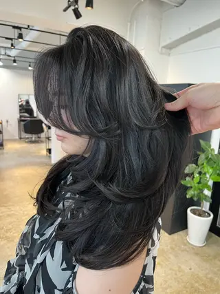 セミロング 心斎橋/海外レイヤー 募集中三好玲奈のヘアスタイル