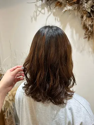 パーマ 岩本みるか/ 暖色カラー/ベージュのヘアスタイル