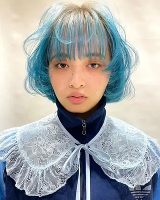 ミディアム まみ/暖色カラー /デザインカラーのヘアスタイル