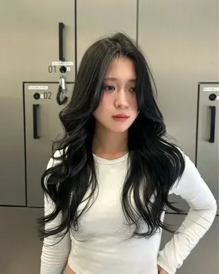 ロング 大人レイヤー/艶髪 🇺🇸TOMONAのヘアスタイル