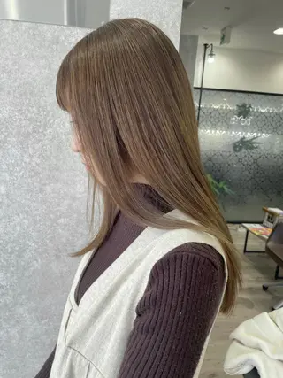 セミロング カラー 德本 奈名美のヘアスタイル