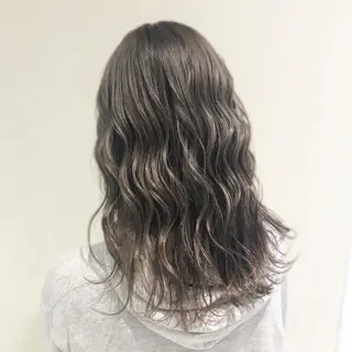 ミディアム EARTH長岡 🌼渡辺まい🌼のヘアスタイル