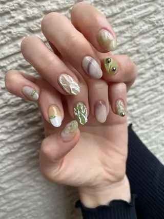 ロング カラー ヘアアレンジ キッズ ネイル マツエク・マツパ アイブロウ 福田 加奈のネイルデザイン