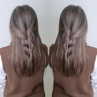 ロング カラー 伊藤 裕貴のヘアスタイル