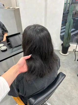 ミディアム LIV所属・LIV(リヴ) My (マイ)のヘアスタイル