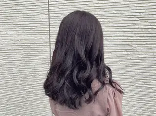 ロング カラー 上出 萌季のヘアスタイル