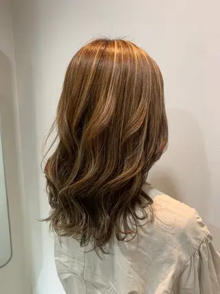 ロング カラー PUREE  de FLEURS所属・本田 茜のヘアスタイル