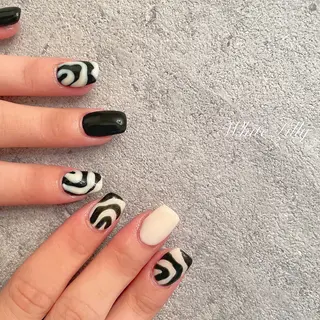 ネイル White lily所属・牧田 雅世のネイルデザイン