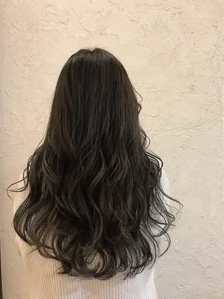 ロング シールエクステ/ ハイトーンカラーのヘアスタイル