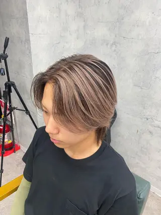 メンズ limitみづき🌙 ブリーチカラーのヘアスタイル