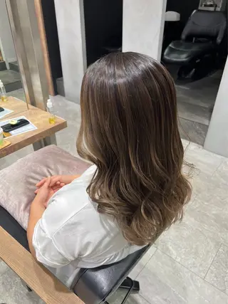ロング カラー 一樹ハイトーン/ブリ ーチ/透明感カラーのヘアスタイル