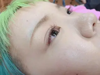 マツエク・マツパ 舟橋 瑞稀のヘアスタイル