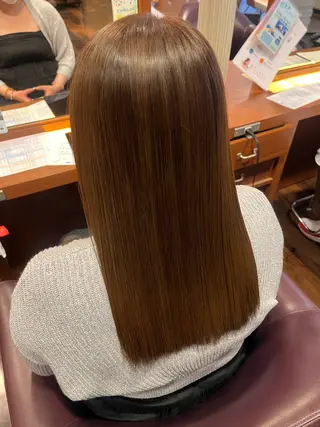 セミロング よしだ しおりのヘアスタイル