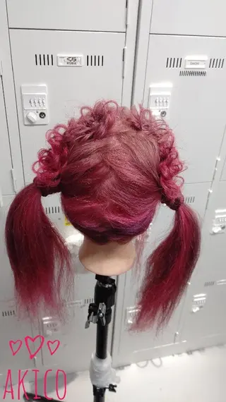 ロング LUXBE GALLERY なんば駅前店所属・ラックスビーギャラリ ー AKICOのヘアスタイル