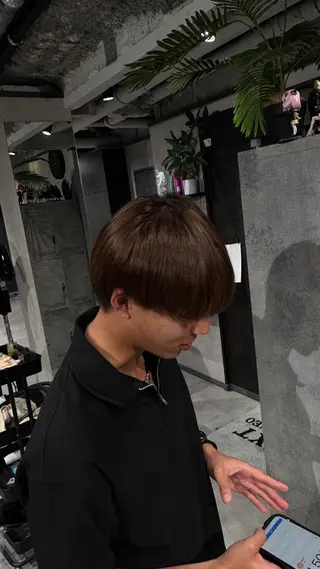 ショート メンズ 毛流れ特化愁斗 センターパートパーマのヘアスタイル