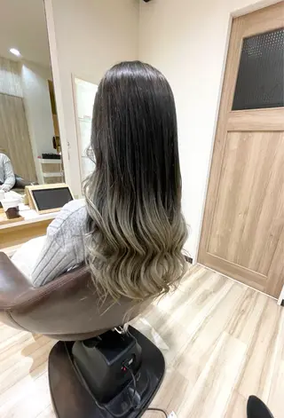 ロング カラー 🌈派手髪ハイトーン 🌈鈴木亮太🌈のヘアスタイル