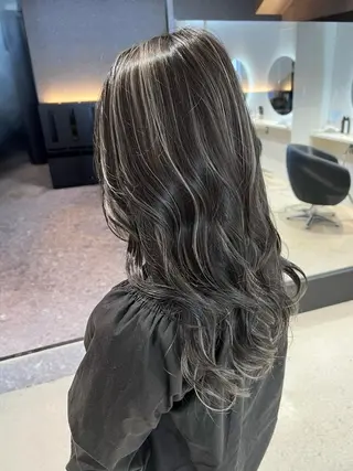 ロング カラー 尾森紳哉💎透明感/ デザインカラーのヘアスタイル