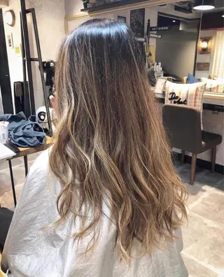 ロング salowin 原宿 aroa所属・韓国／ハッシュカット ／透明感カラー／金野のヘアスタイル