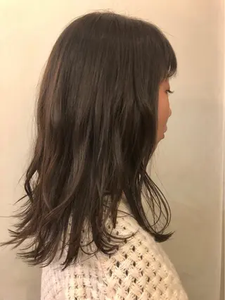 セミロング florent所属・蓬莱 美穂のヘアスタイル