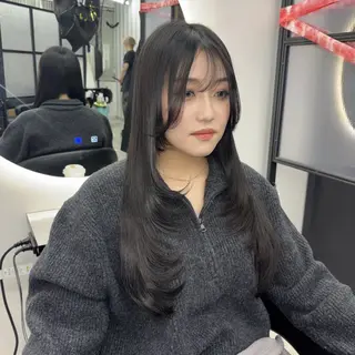 ロング Ren. 🦋デザインカラーのヘアスタイル