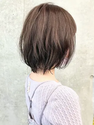 ショート とうい/くせ毛/ ショート/丸みボブのヘアスタイル