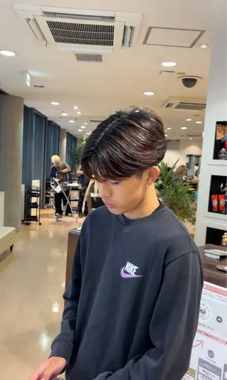 ショート パーマ ケアブリーチカラー ✨️透明感カラーのヘアスタイル