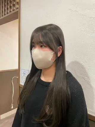 ロング カラー moe🥣ﾚﾃﾞｨｰ ｽ特化/透明感ｶﾗｰのヘアスタイル