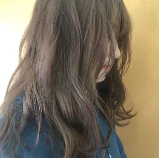 ロング カラー 山口 明日花のヘアスタイル