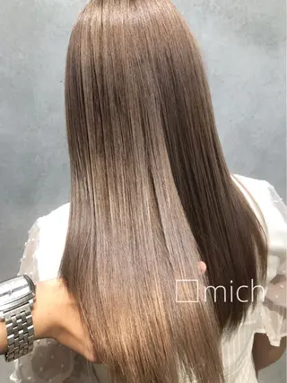 ロング 岸川 恭子のヘアスタイル