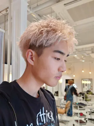 メンズ 新潟ハイトーンカラー NO.1✨ 小川 巧のヘアスタイル