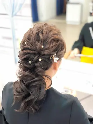 ミディアム laera 佐藤のヘアスタイル