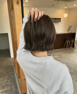 ミディアム カラー BE HERE NOW N°04野々市三納店所属・イタヤ マイカのヘアスタイル