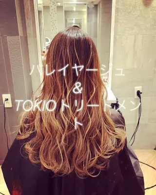 ロング カラー パーマ ヘアアレンジ メンズ キッズ ネイル マツエク・マツパ 志木駅1分☆髪質改善 ミニモ限定特別割引✨のヘアスタイル