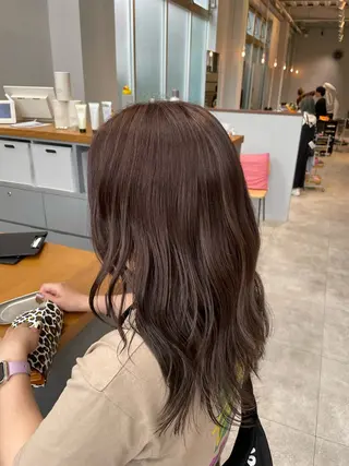 ロング カラー エマ ピボット 中川店所属・富原崇太/切りっぱな しボブ/透明感カラーのヘアスタイル